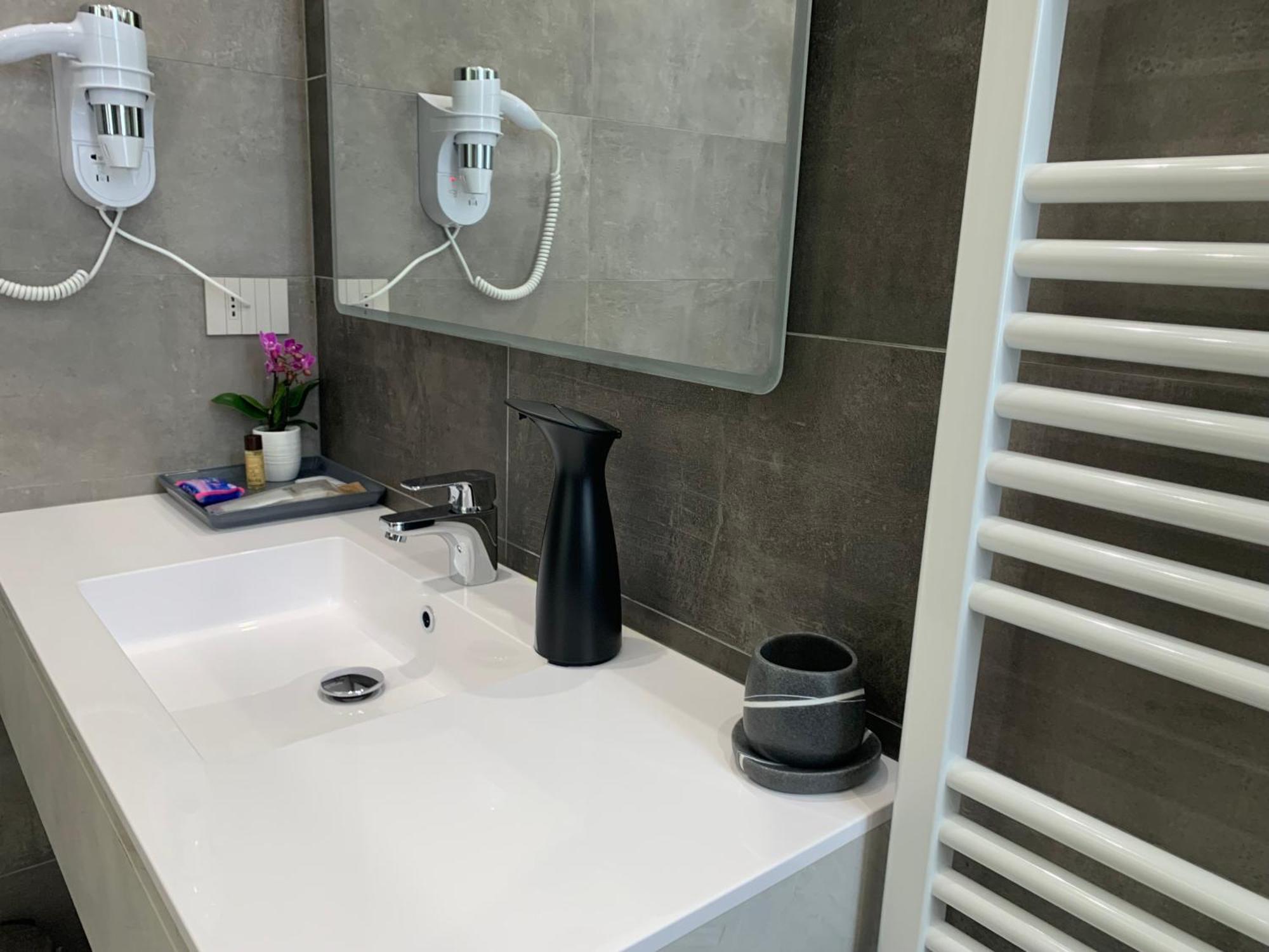 Ripa150 - Smart Apartament Milano - Prada Bocconi Ieo Ied Forum Assago Navigli Duomo15Min المظهر الخارجي الصورة